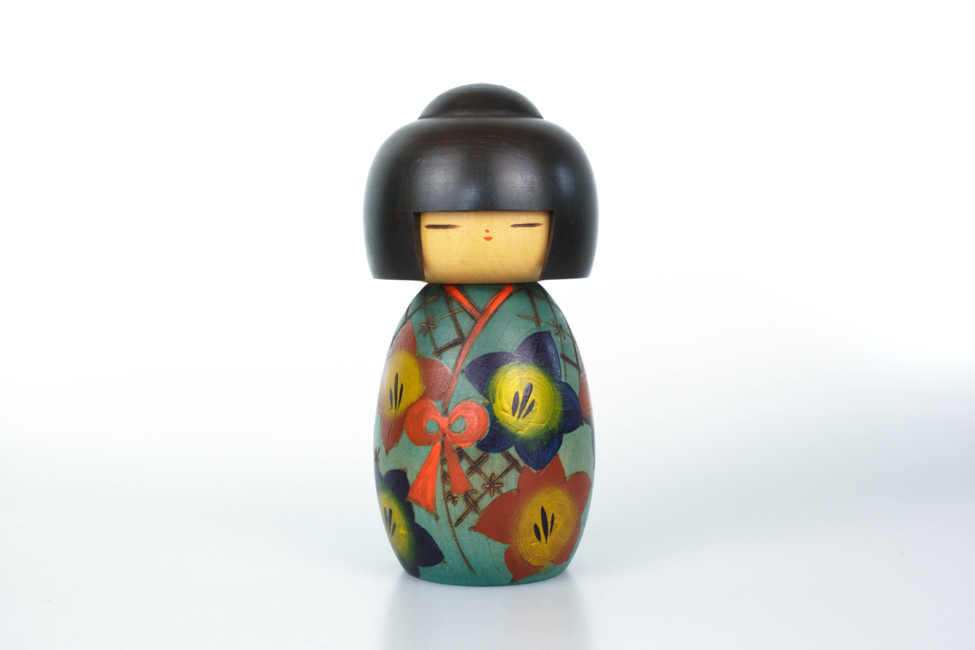その他 kokeshi Kokeshi with flower design by Yuji Kawase – 17 cm | Tamashii